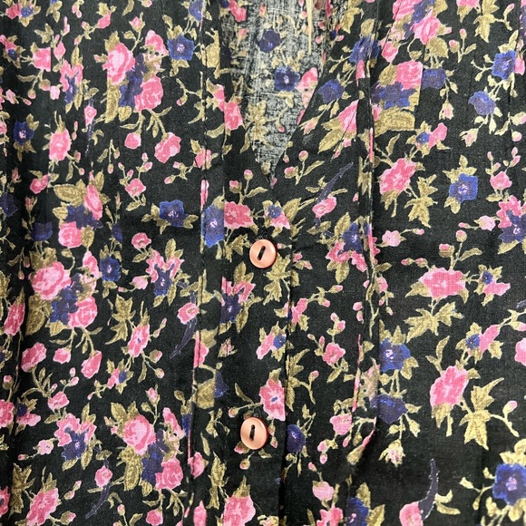 Free People Top NWT Long Sleeve Boho Floral Tie Neck Shirring Button Front GORG! - Picture 4 of 13